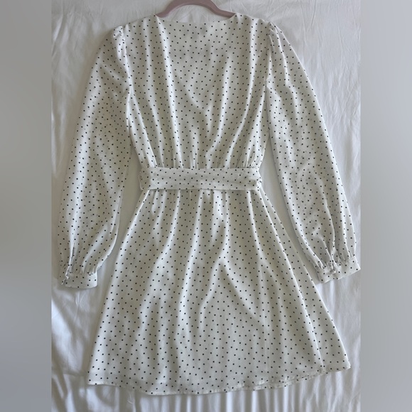 Long sleeve Poka Dot v-neck dress - Picture 10 of 12